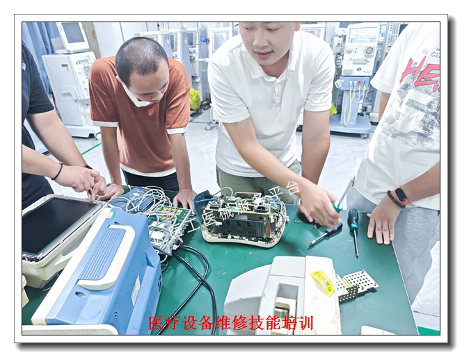 �ϲ�������еά�޼�����ѵ